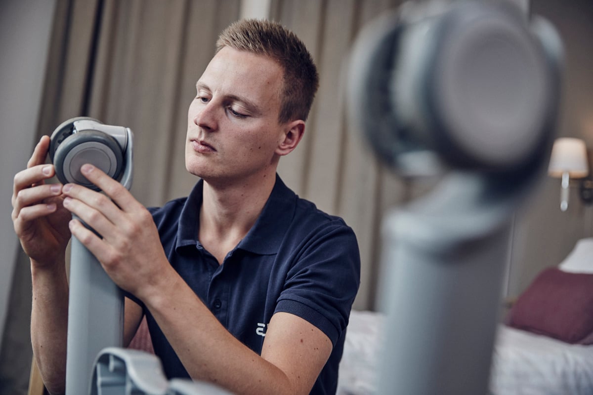 Gertjan working close-up