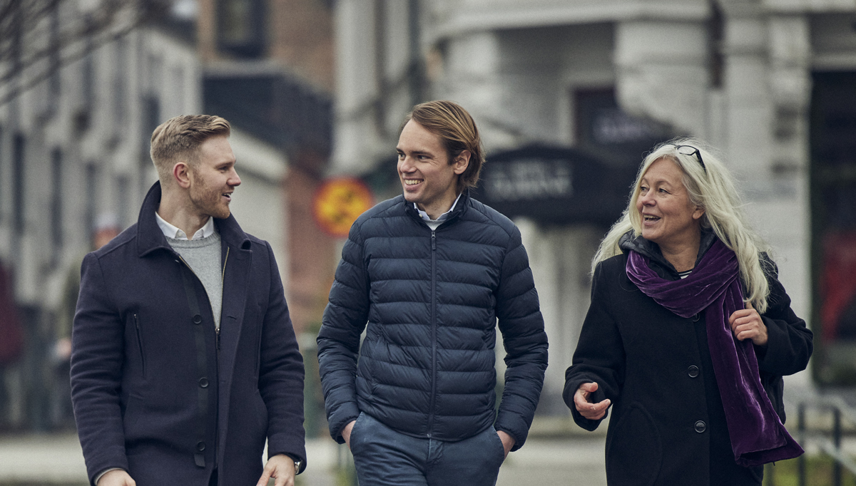 Colleagues in the city (4)