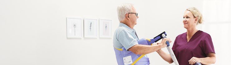 arjo-sara flex-nurse-elderly man - patient-banner2.jpg