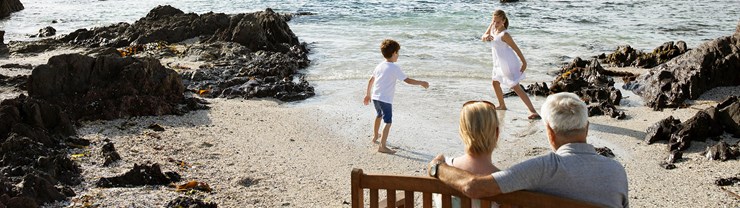 Arjo_kids_playing_by_the_beach_banner_2135x600px.jpg