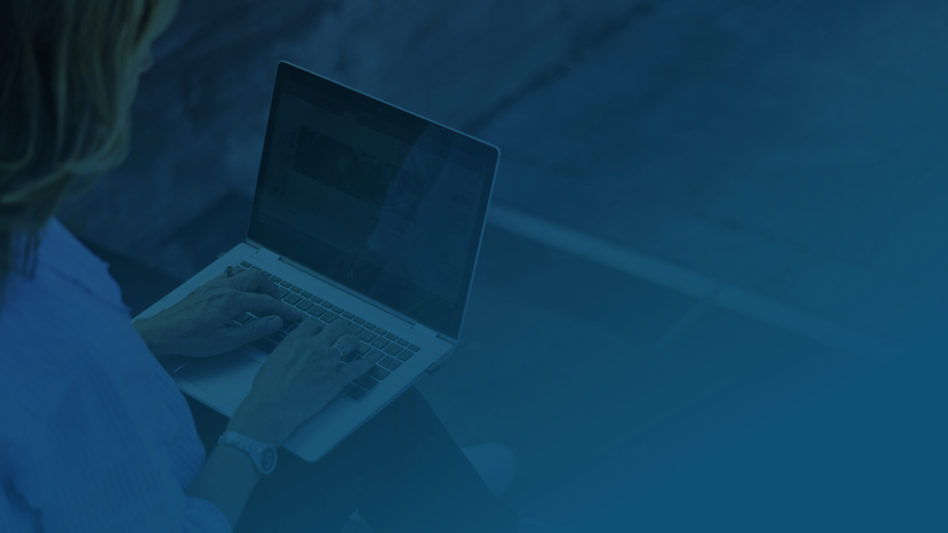 Survey background blue 16_9.jpg